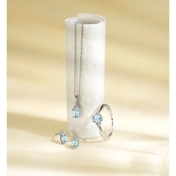 SVS Oval March Birthstone Earrings: Aquamarine
