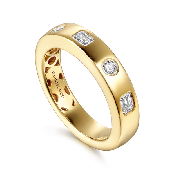 Gabriel & Co. Contemporary 14K Yellow Gold Iriza Flush Set Emerald Cut and Round Diamond Wedding Band Image 3 SVS Fine Jewelry Oceanside, NY