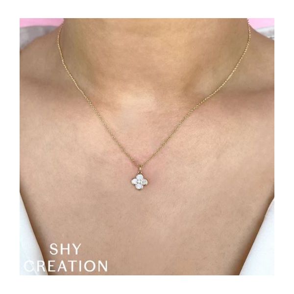 Shy Creation Yellow Gold Clover Necklace Image 2 SVS Fine Jewelry Oceanside, NY