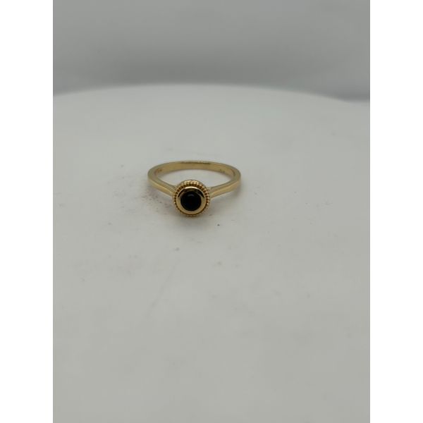 14Ktyg Round Ring Onyx  Top With Milgrain Size 6 Swede's Jewelers East Windsor, CT