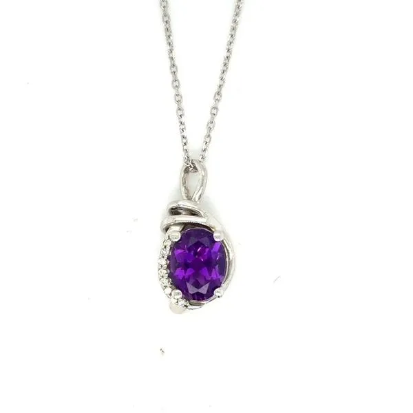 Grandeur 14Kt White Gold Oval Amethyst Pendant oin 18