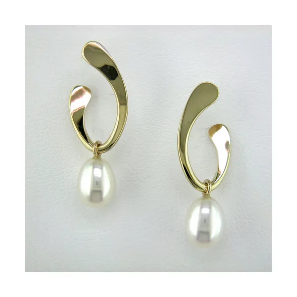Tom Kruskal 14K Yellow Gold Oval Hoop Earrings With Freshwater Cultured Pearl Swede's Jewelers East Windsor, CT