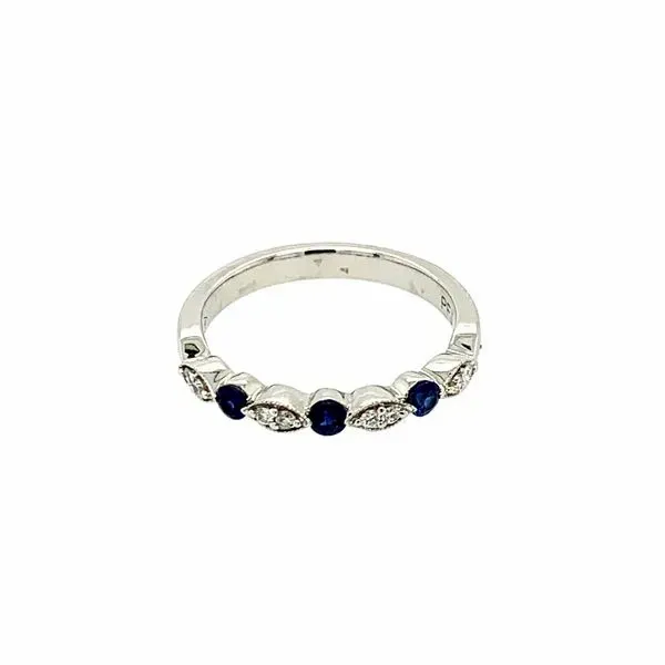 18KT WHITE GOLD SAPPHIRE & DIAMOND  RING SIZE 6.5 Taylors Jewellers Alliston, ON