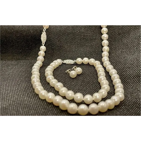 6-7MM Fresh Water Pearl Necklace with Bracelet And Stud Earrings Taylors Jewellers Alliston, ON