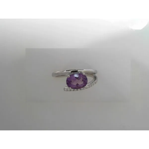 14 Karat White Gold Oval Amethyst Fashion Ring Tennies Jewelry Appleton, WI