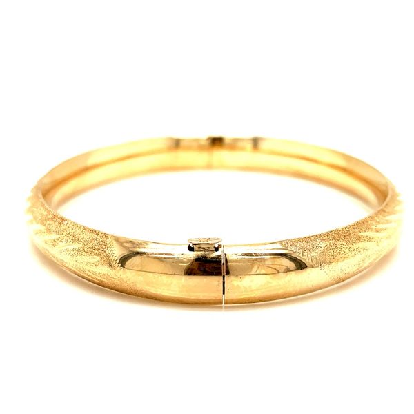 PRE-OWNED 14K Yellow Gold 8mm Diamond Cut Bangle Image 2 Texas Gold Connection Greenville, TX