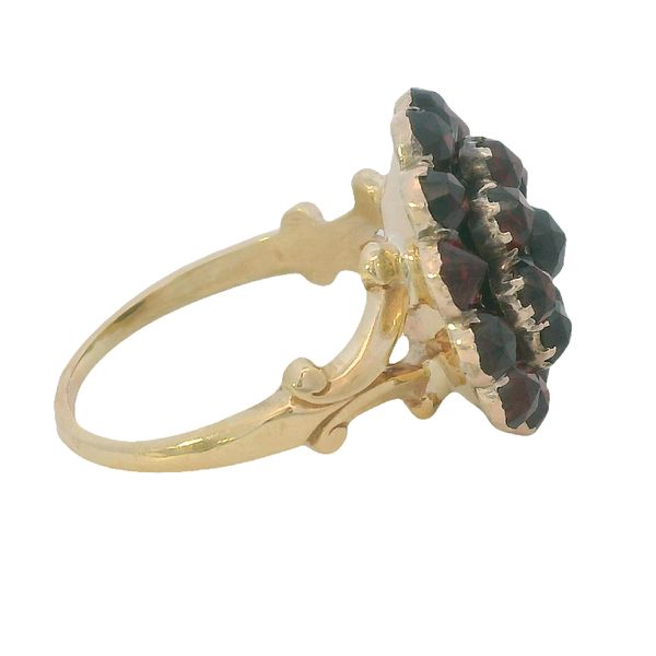 PREOWNED - 10K Yellow Gold Size 7 1.00Twt Garnet Cluster Ring Image 2 Texas Gold Connection greenville, TX