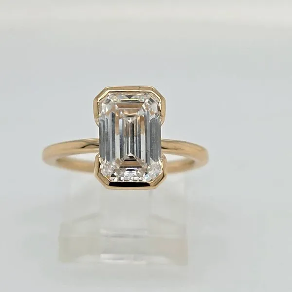 14kt YG 3.14ct Lab Grown Emerald Cut Diamond Engagement ring thumb image 3