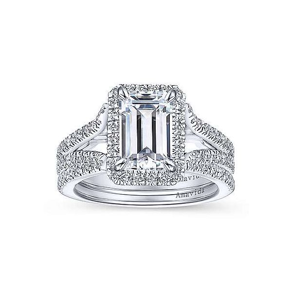 Emerald cut Engagement ring Image 2 Carroll's Jewelers Doylestown, PA