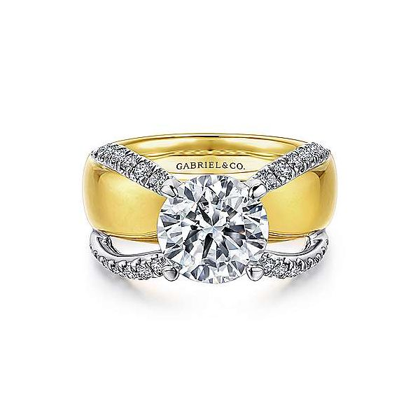 Contemporary engagemnt ring. Carroll's Jewelers Doylestown, PA