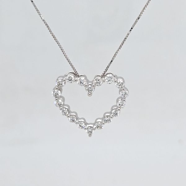WG Diamond heart pendant Carroll's Jewelers Doylestown, PA