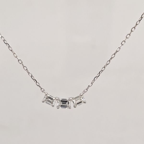 001-165-00948 Carroll's Jewelers Doylestown, PA