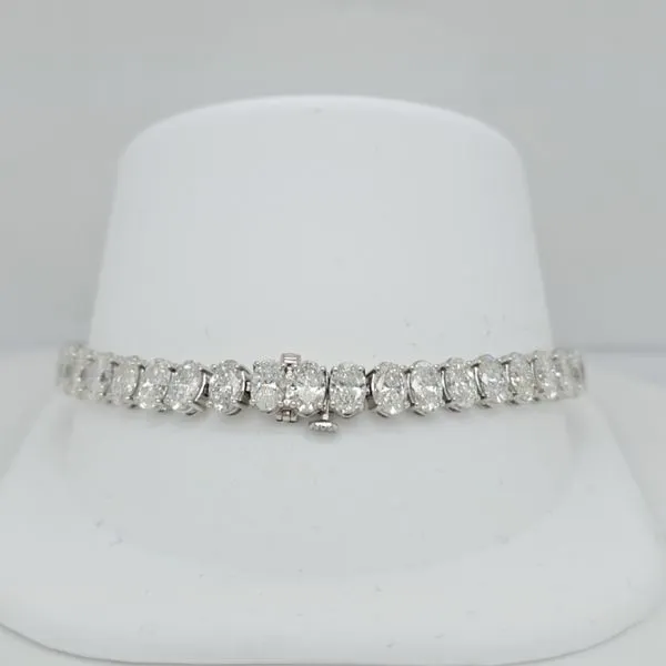 14kt WG 4ct LG Diamond Tennis bracelet Image 2 Carroll's Jewelers Doylestown, PA