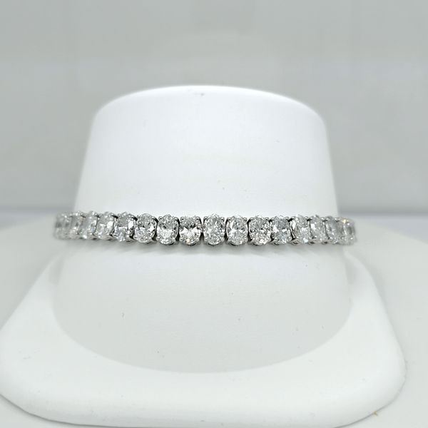 14kt WG 14,50ct TW Oval Lab Grown Diamond Bracelet Carroll's Jewelers Doylestown, PA