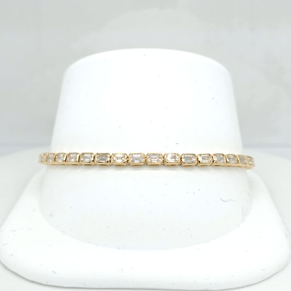 14kt YG LG Diamond Emerald cut Tennis Bracelet Image 2 Carroll's Jewelers Doylestown, PA