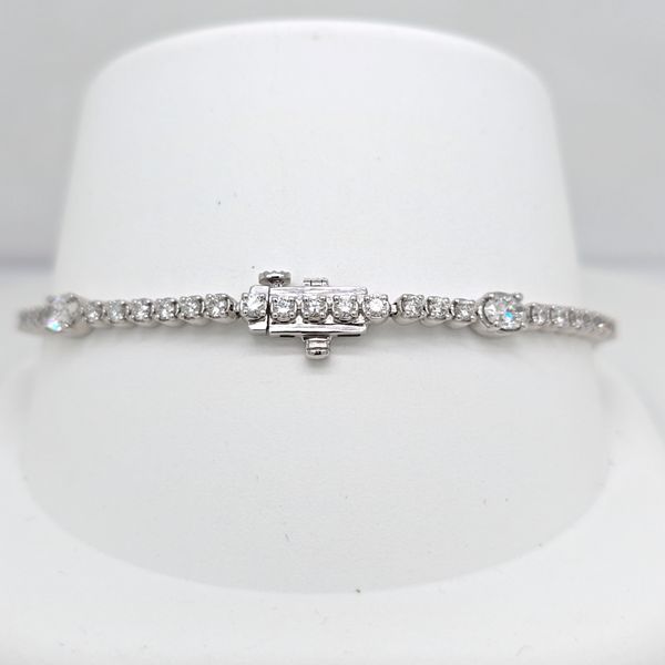 Diamond LG Tennis Bracelet Image 2 Carroll's Jewelers Doylestown, PA