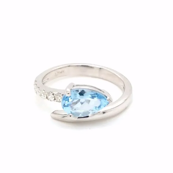 14kt WG Aquamarine and Diamond ring Carroll's Jewelers Doylestown, PA