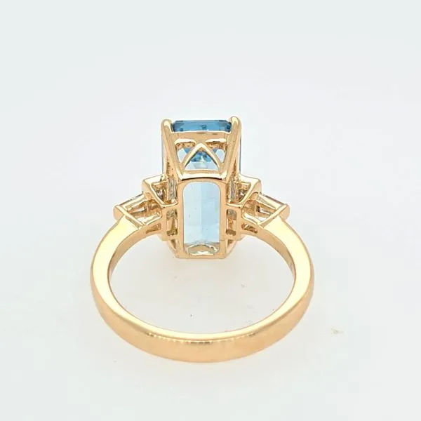 18kt YG Aquamarine and Diamond Ring thumb image 3