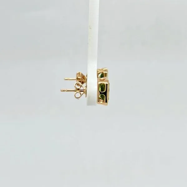 14kt YG Peridot Stud earrings