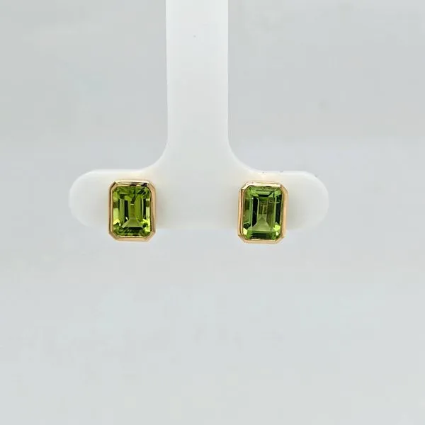 14kt YG Peridot Stud earrings