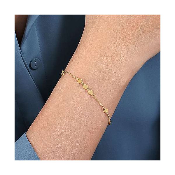 14kt yg Station Bracelet Image 2 Carroll's Jewelers Doylestown, PA