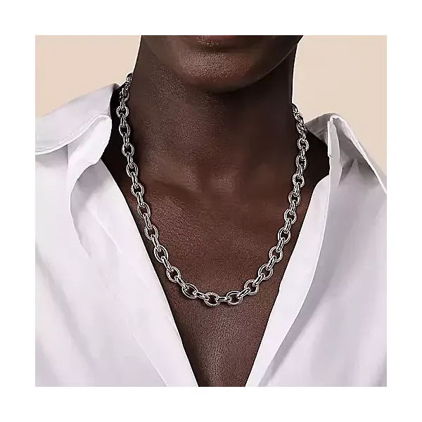 SS Chain Link Necklace Image 3 Carroll's Jewelers Doylestown, PA