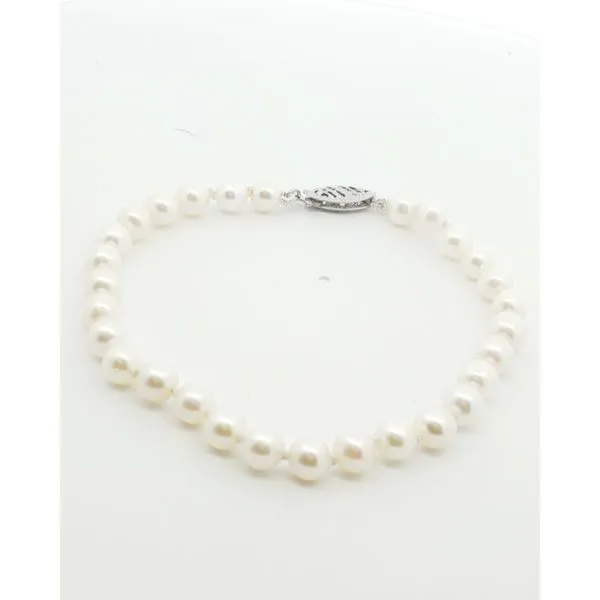 Pearl Bracelet Thomas A. Davis Jewelers Holland, MI