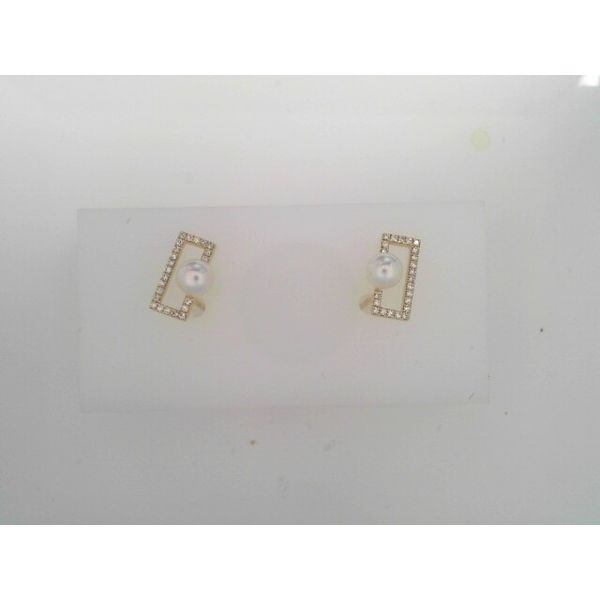 Pearl Earrings T.J.'s Fine Jewelry Carbondale, IL