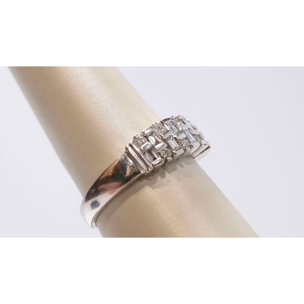 Wedding Band Image 2 Timmreck & McNicol Jewelers McMinnville, OR
