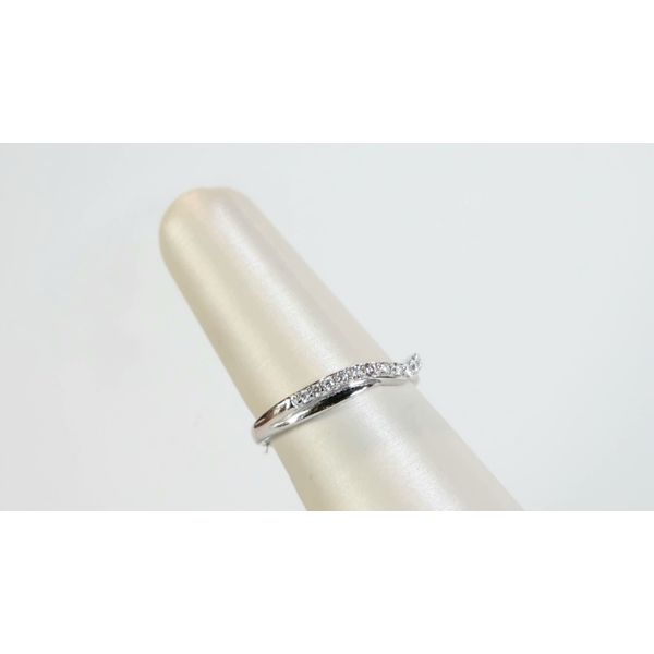 Contour Diamond Band  Image 2 Timmreck & McNicol Jewelers McMinnville, OR