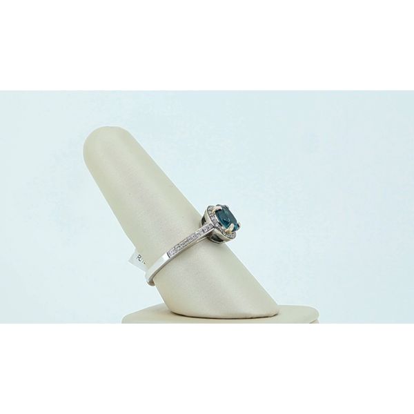 Fashion Ring Image 2 Timmreck & McNicol Jewelers McMinnville, OR