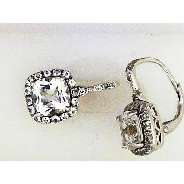 Earrings Timmreck & McNicol Jewelers McMinnville, OR