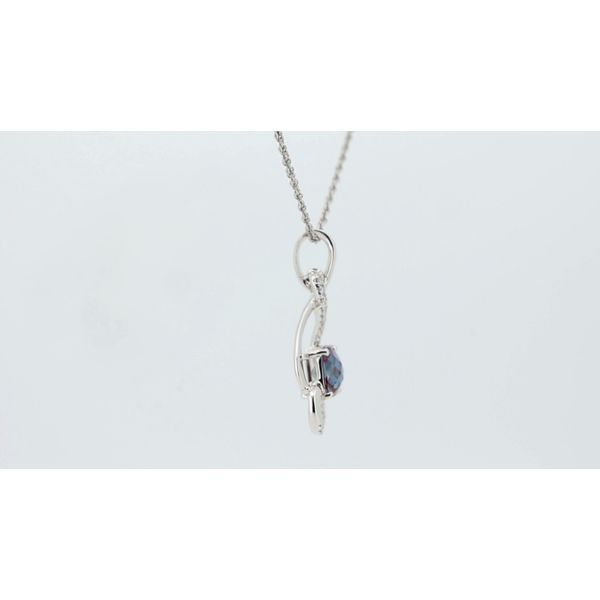 Pendants Image 2 Timmreck & McNicol Jewelers McMinnville, OR