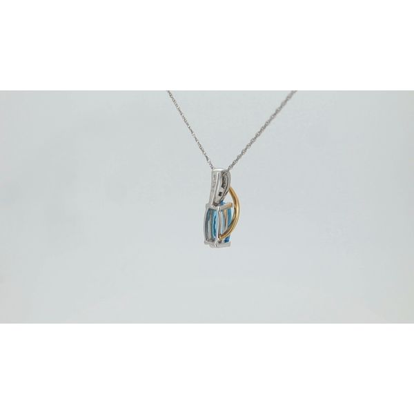 Pendants Image 2 Timmreck & McNicol Jewelers McMinnville, OR