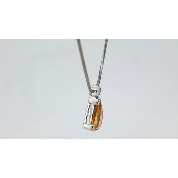 Pendants Image 2 Timmreck & McNicol Jewelers McMinnville, OR