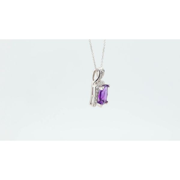 Pendants Image 2 Timmreck & McNicol Jewelers McMinnville, OR