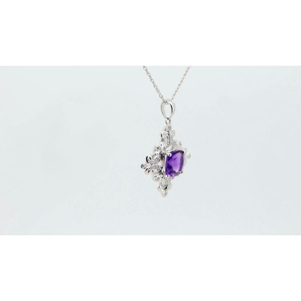 Pendants Image 2 Timmreck & McNicol Jewelers McMinnville, OR