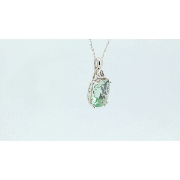Pendants Image 2 Timmreck & McNicol Jewelers McMinnville, OR