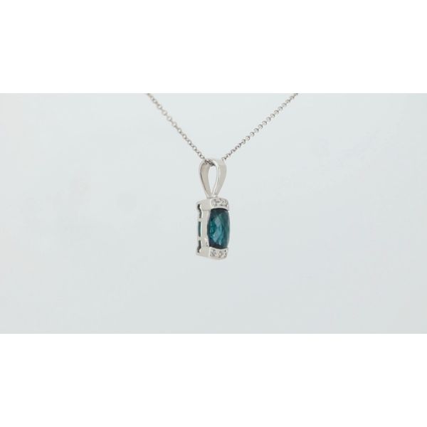 Pendants Image 2 Timmreck & McNicol Jewelers McMinnville, OR