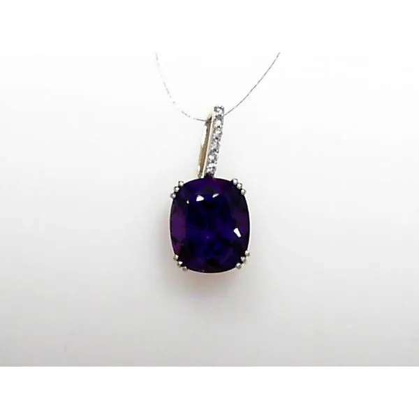 Pendants Timmreck & McNicol Jewelers McMinnville, OR