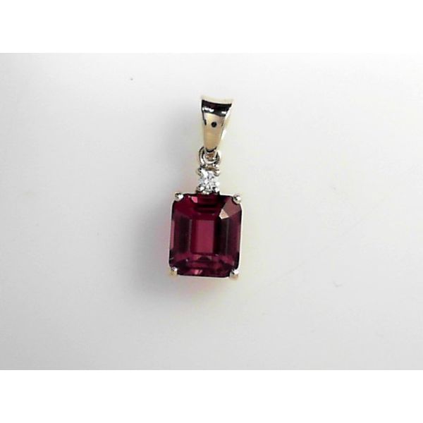 Pendants Timmreck & McNicol Jewelers McMinnville, OR