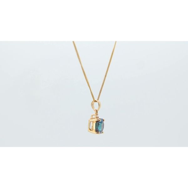Pendants Image 2 Timmreck & McNicol Jewelers McMinnville, OR