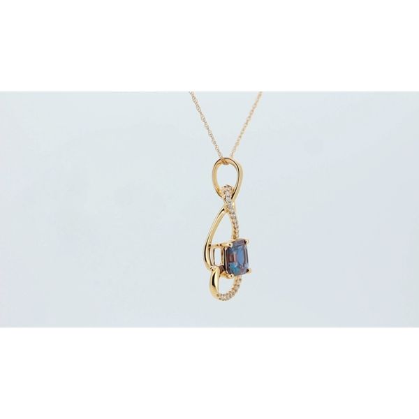 Pendants Image 2 Timmreck & McNicol Jewelers McMinnville, OR