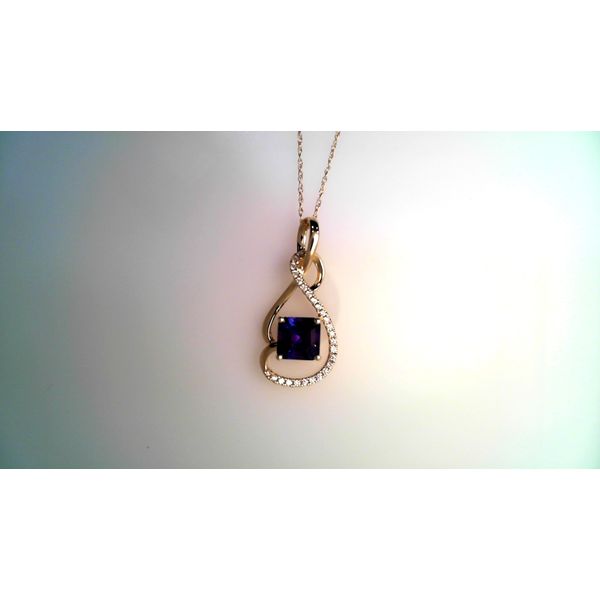 Pendants Timmreck & McNicol Jewelers McMinnville, OR