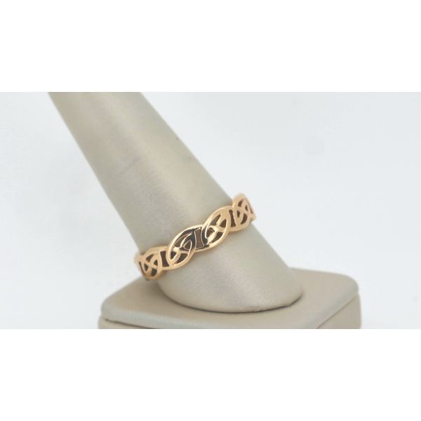 Lomond Knot Wedding Band Image 2 Timmreck & McNicol Jewelers McMinnville, OR