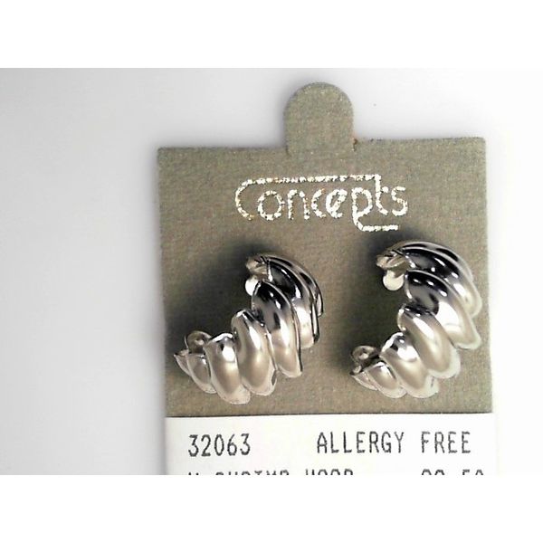 Contemporary Metal Earrings Timmreck & McNicol Jewelers McMinnville, OR