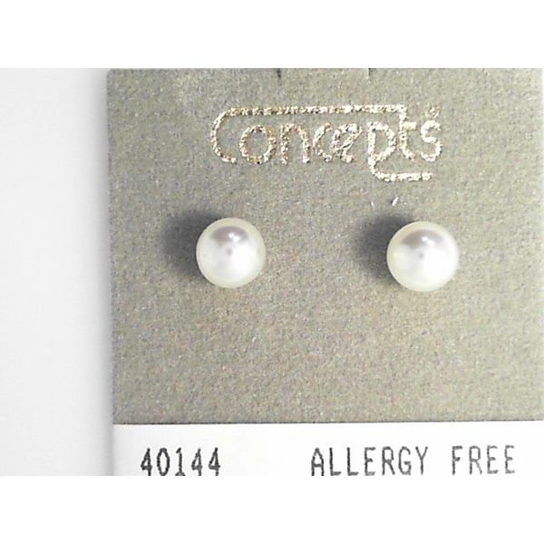 Contemporary Metal Earrings Timmreck & McNicol Jewelers McMinnville, OR