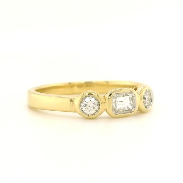 14k Yellow Gold Three Stone Diamond Ring Image 2 Toner Jewelers Overland Park, KS
