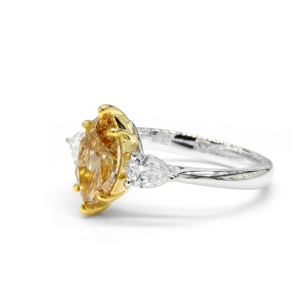 18k Fancy Yellow-Brown Three Stone Diamond Ring Image 2 Toner Jewelers Overland Park, KS