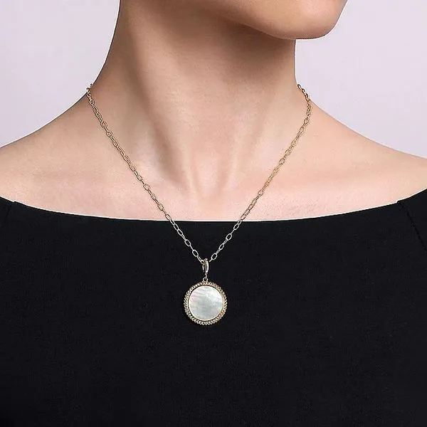 Gabriel & Co. 14K Yellow Gold Round Mother of Pearl Pendant Image 4 Toner Jewelers Overland Park, KS